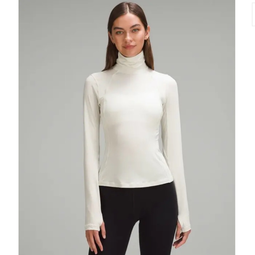 Lululemon Long Sleeve Turtleneck Base Layer ✨